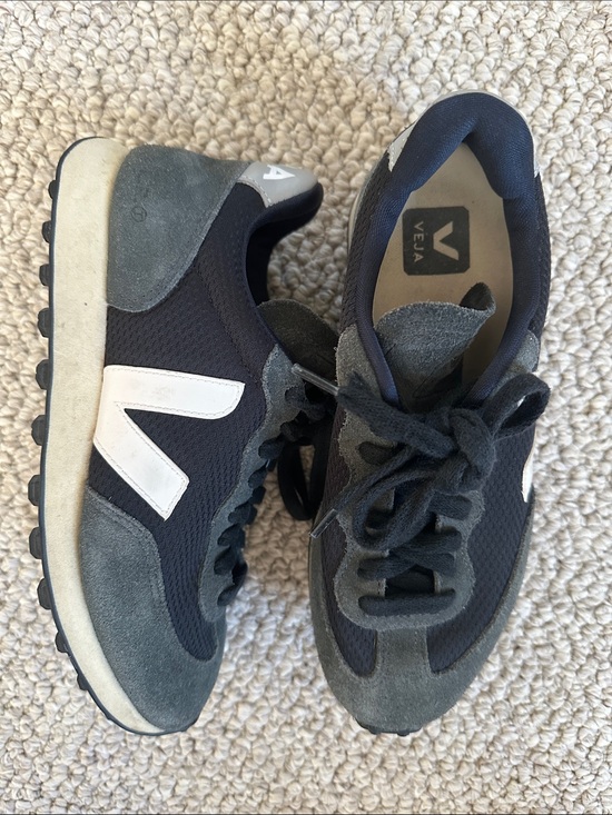 Veja Shoes - Veja Women’s Black & Gray Runner Sneakers